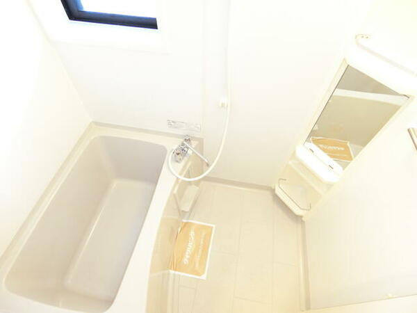 画像5:お風呂に窓があり換気しやすいです