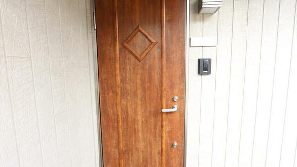 画像13:玄関ドア