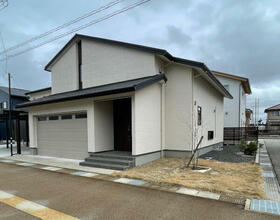 富山県高岡市志貴野しらとり台