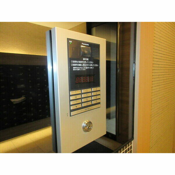 画像4:モニター付オートロック完備でセキュリティ面は安心。