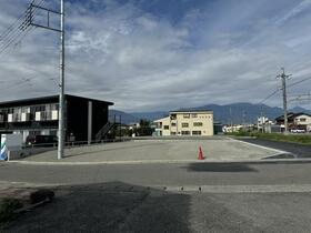 山梨県甲斐市長塚