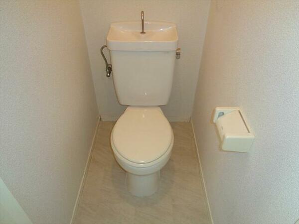 画像10:床がきれいなトイレです♪
