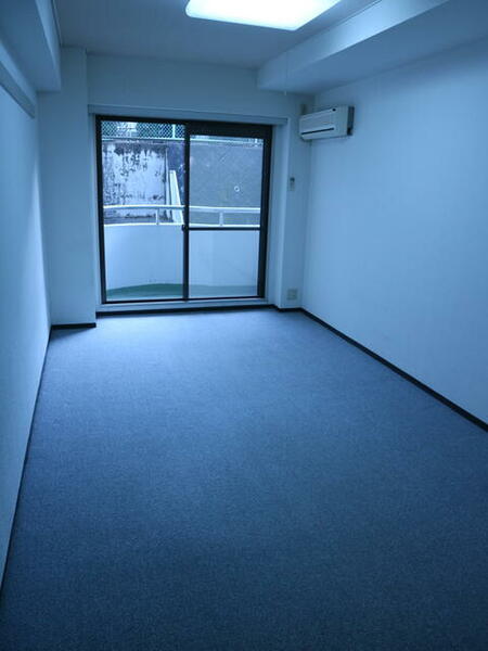 画像3:居室はカーペットタイプです。