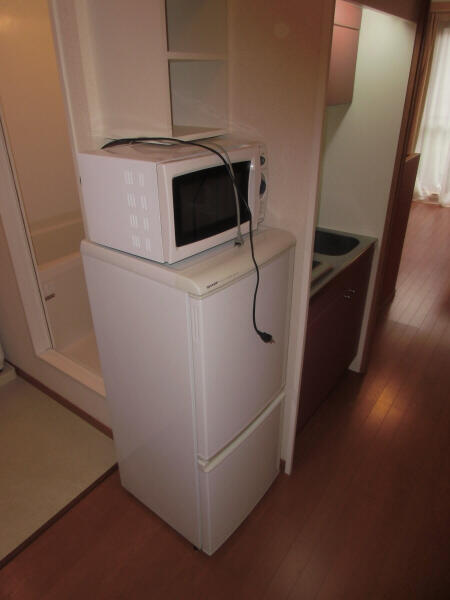 画像10:電子レンジ・冷蔵庫　※メーカーについては現況優先です