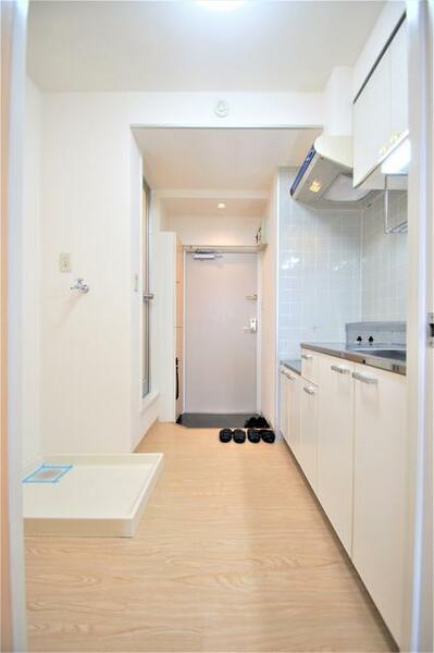 画像7:キッチンには洗濯機を設置するスペースがあります。