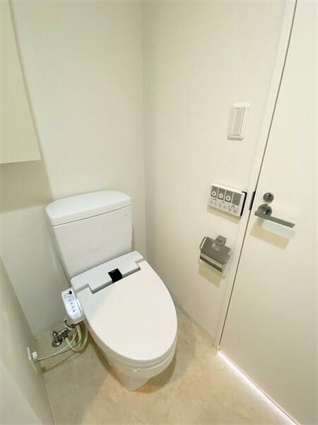 画像7:温水洗浄式トイレ