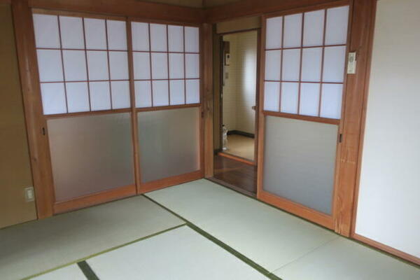 画像5:１階和室。畳は新しいです。