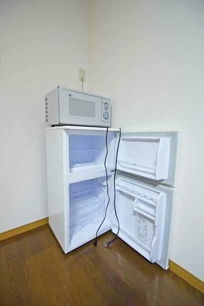 画像9:冷蔵庫・電子レンジ（設備）