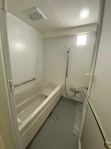 画像15:浴室　浴槽も大容量、足を延ばして入れます