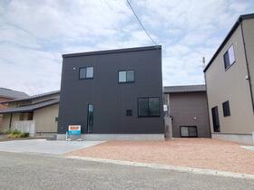 石川県能美市泉台町西