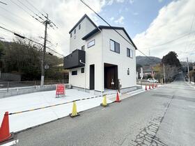 兵庫県川西市満願寺町