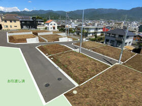 神奈川県秦野市曲松１丁目