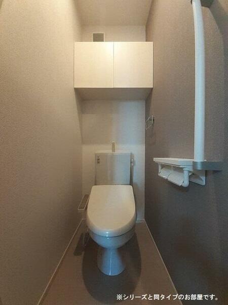 画像12:シリーズ同タイプのトイレです。