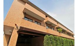 東京都港区南青山４丁目