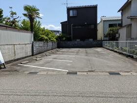 富山県富山市館出町１丁目