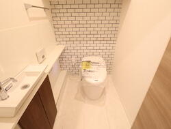 トイレ：106　温水洗浄暖房便座