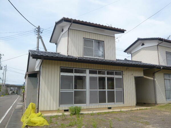 detached 福島県伊達市保原町字京門
地図を見る