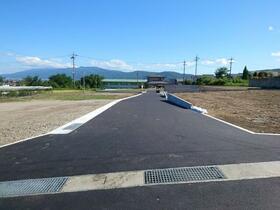 長野県岡谷市長地