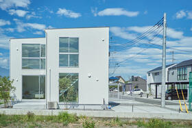 山梨県甲府市国母８丁目