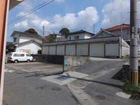 福岡県中間市深坂１丁目