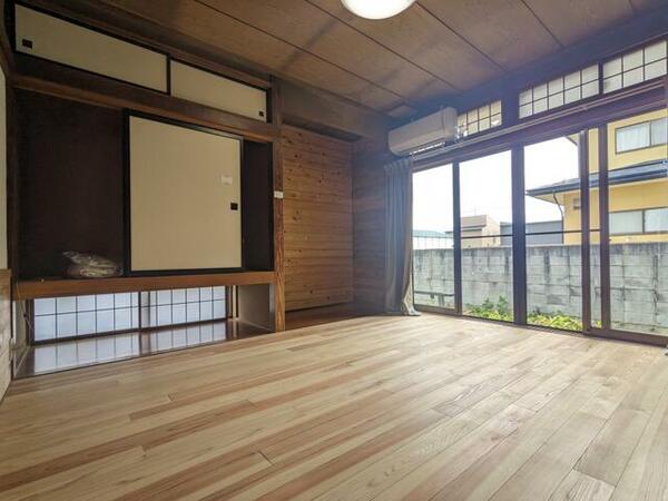 detached 山形県米沢市塩井町宮井
地図を見る