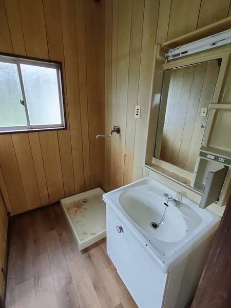 detached 福島県伊達郡川俣町飯坂字下中居

地図を見る
