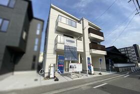 福岡県福岡市博多区半道橋１丁目