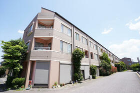 コスモアベニュー七彩の街センターコート