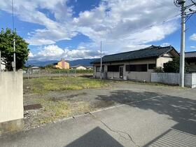 山梨県中央市上三條