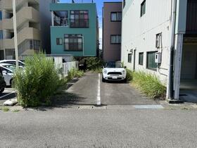 富山県富山市安野屋町2丁目