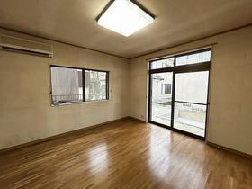 三重県員弁郡東員町城山３丁目