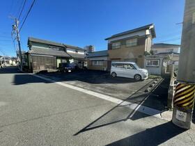 三重県鈴鹿市岡田１丁目