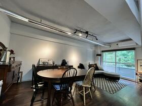 北海道札幌市中央区宮の森四条１１丁目