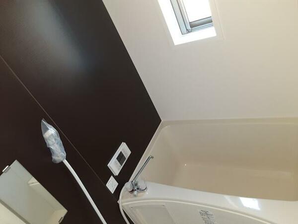 detached 埼玉県吉川市会野谷２丁目
地図を見る