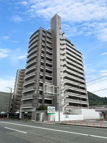 広島県呉市広中町