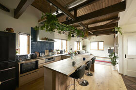 秋田県秋田市広面字谷内佐渡