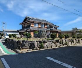 滋賀県犬上郡豊郷町大字三ツ池