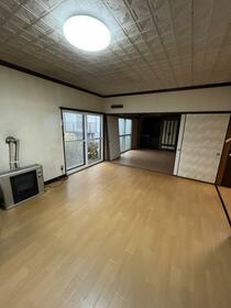 北海道岩見沢市六条東１１丁目