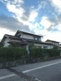 富山県富山市月岡東緑町４丁目