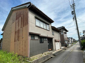 富山県氷見市栄町