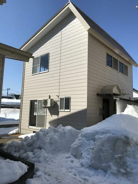 detached 山形県米沢市万世町桑山

地図を見る