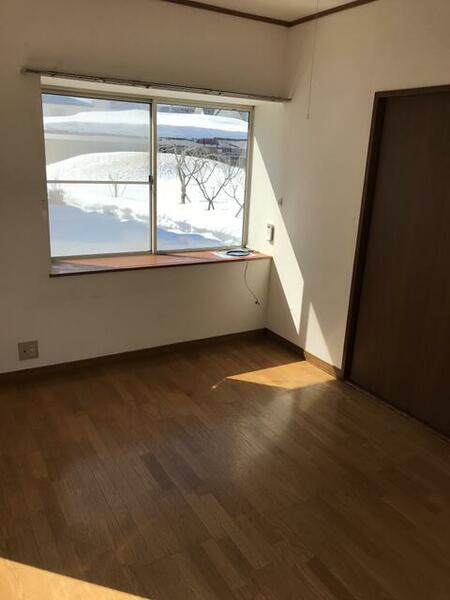 detached 山形県米沢市万世町桑山

地図を見る