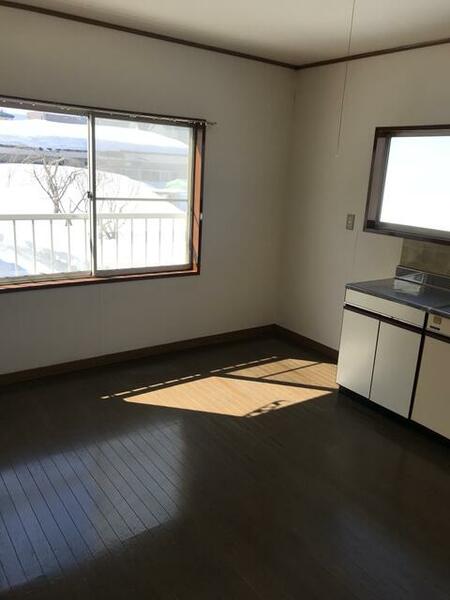 detached 山形県米沢市万世町桑山

地図を見る