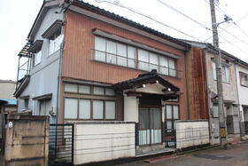 富山県高岡市丸の内