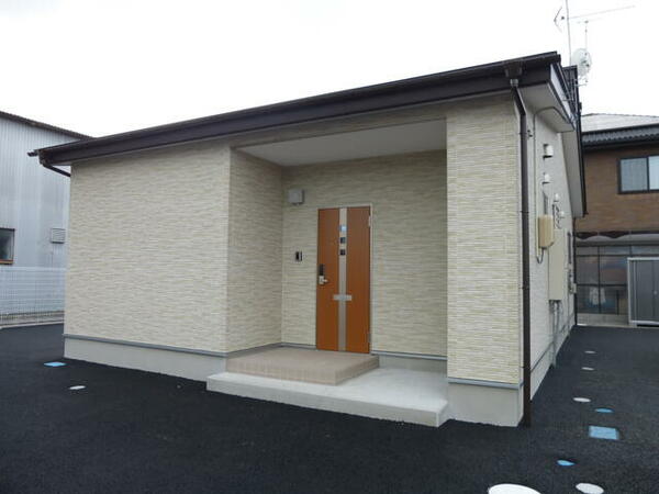 detached 宮城県亘理郡亘理町字上茨田
地図を見る