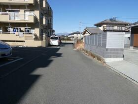 山梨県甲斐市篠原