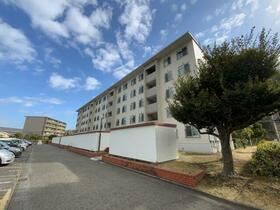 西武郊外マンション　マボリシーハイツ　１１号棟