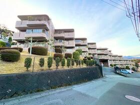 ラフォーレヒルズ草薙