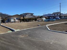山梨県南都留郡忍野村忍草