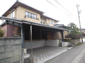 富山県富山市粟島町３丁目